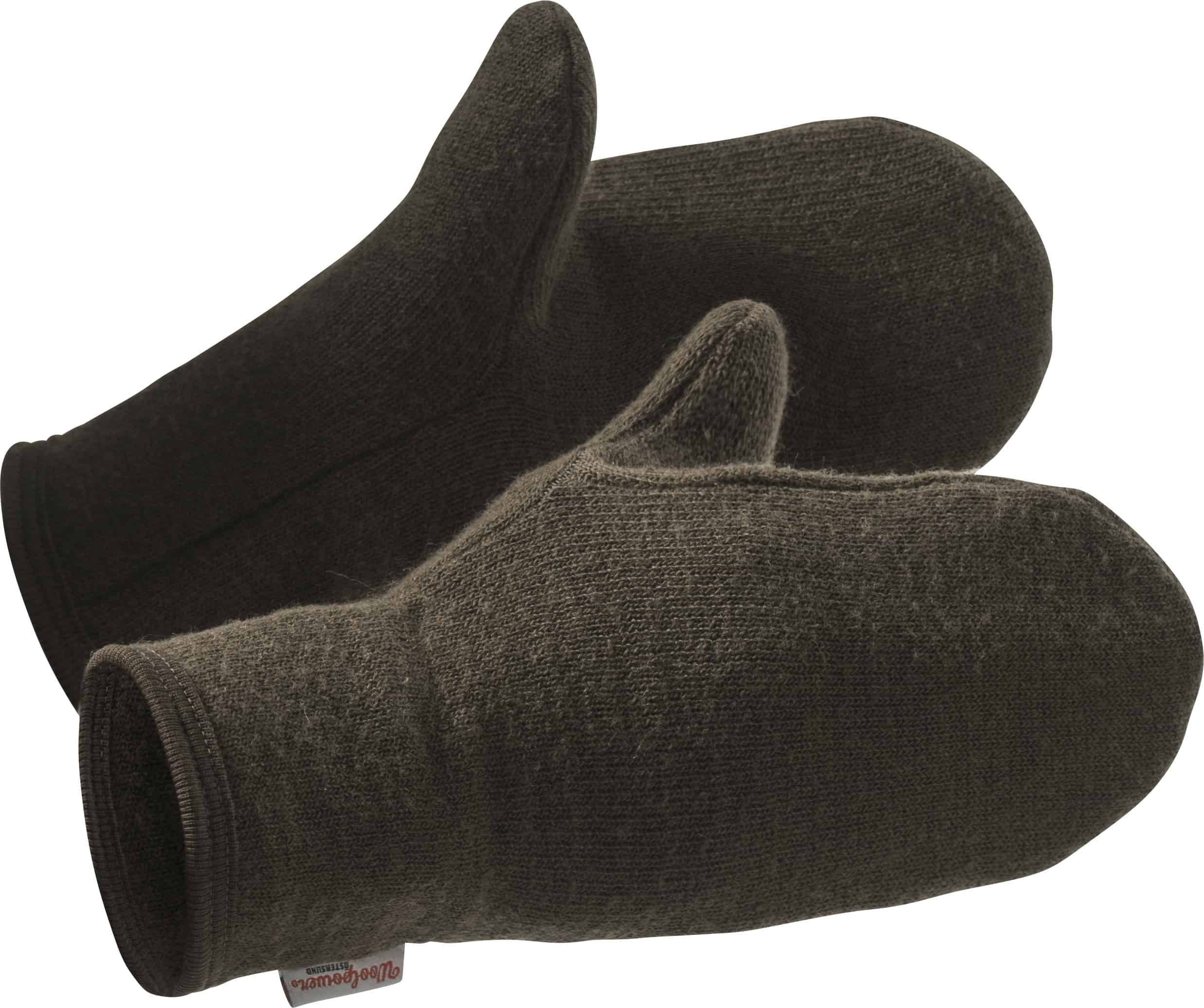 photo of woolpower 9754 mittens 400 in pine green colour