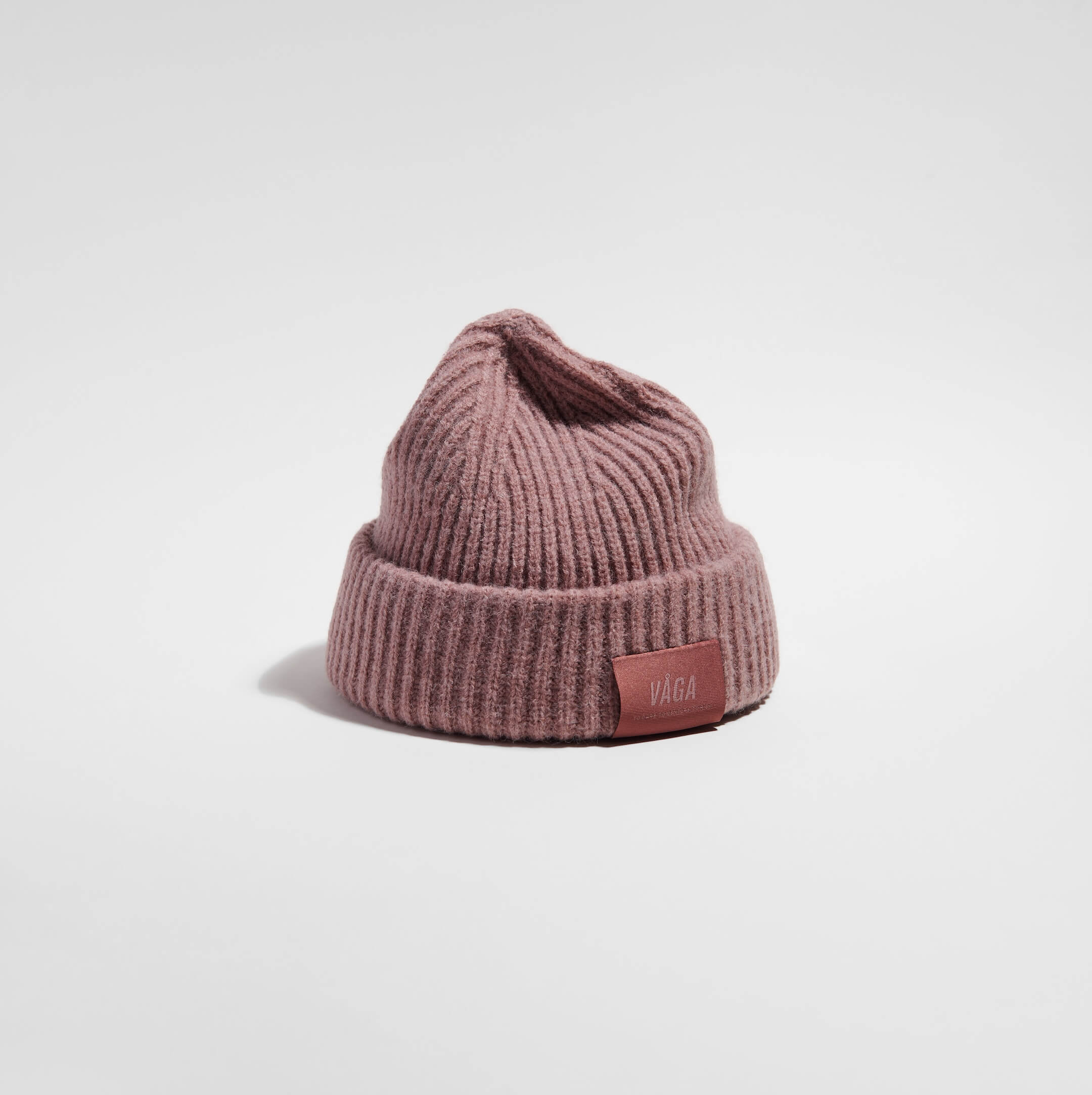 photo of vaga-midweight-running-beanie-dusky-rose